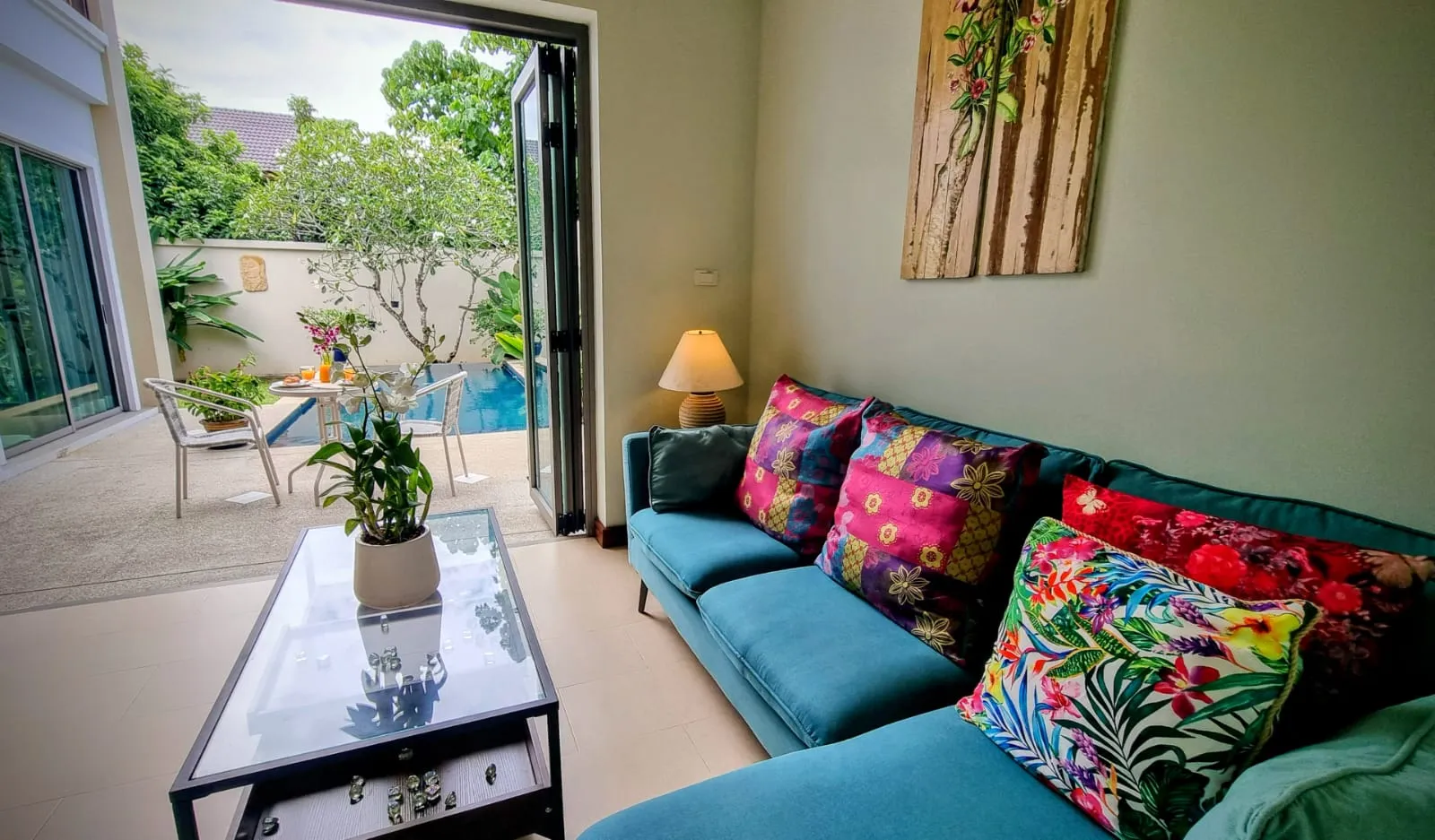 Property image - full photo 2