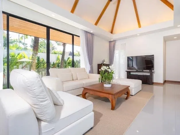 Property image - full photo 2
