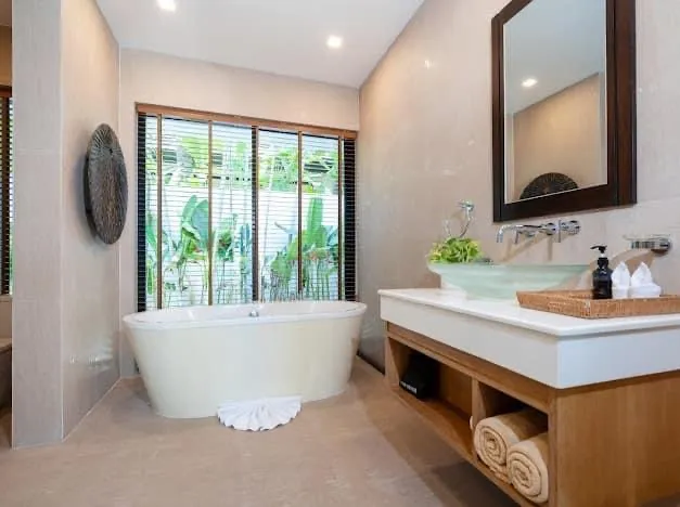 Property image - full photo 10