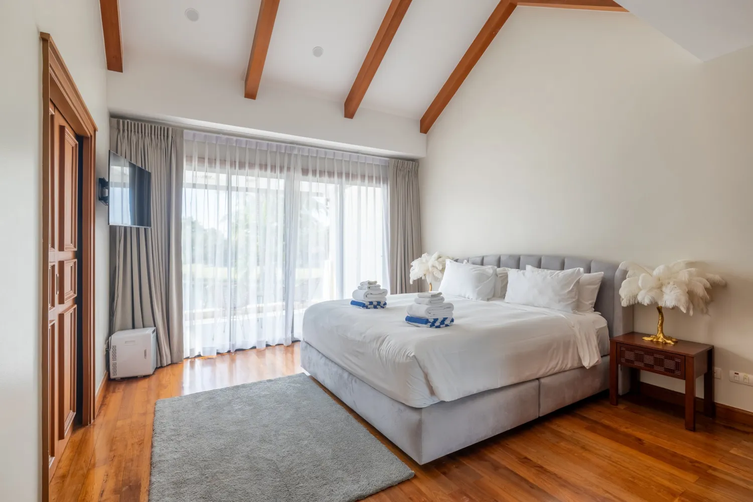 Property image - full photo 12
