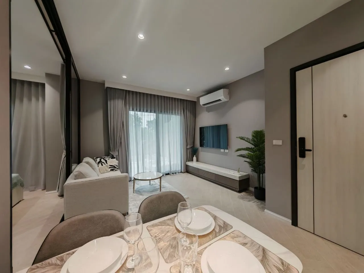 Property image - full photo 4