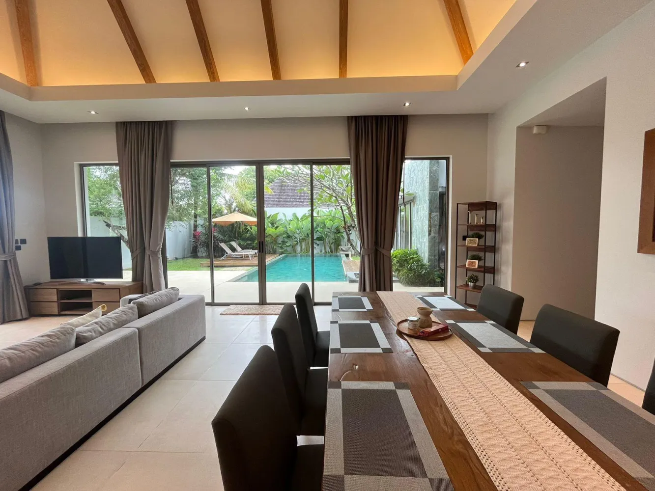 Property image - full photo 4