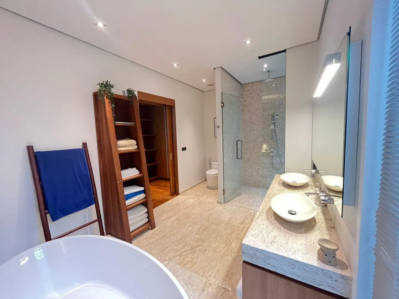 Property image - full photo 16