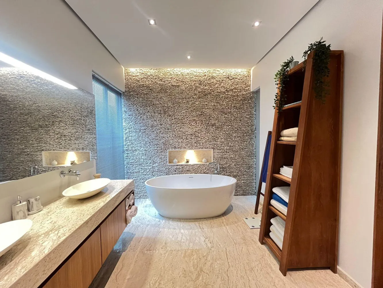 Property image - full photo 18