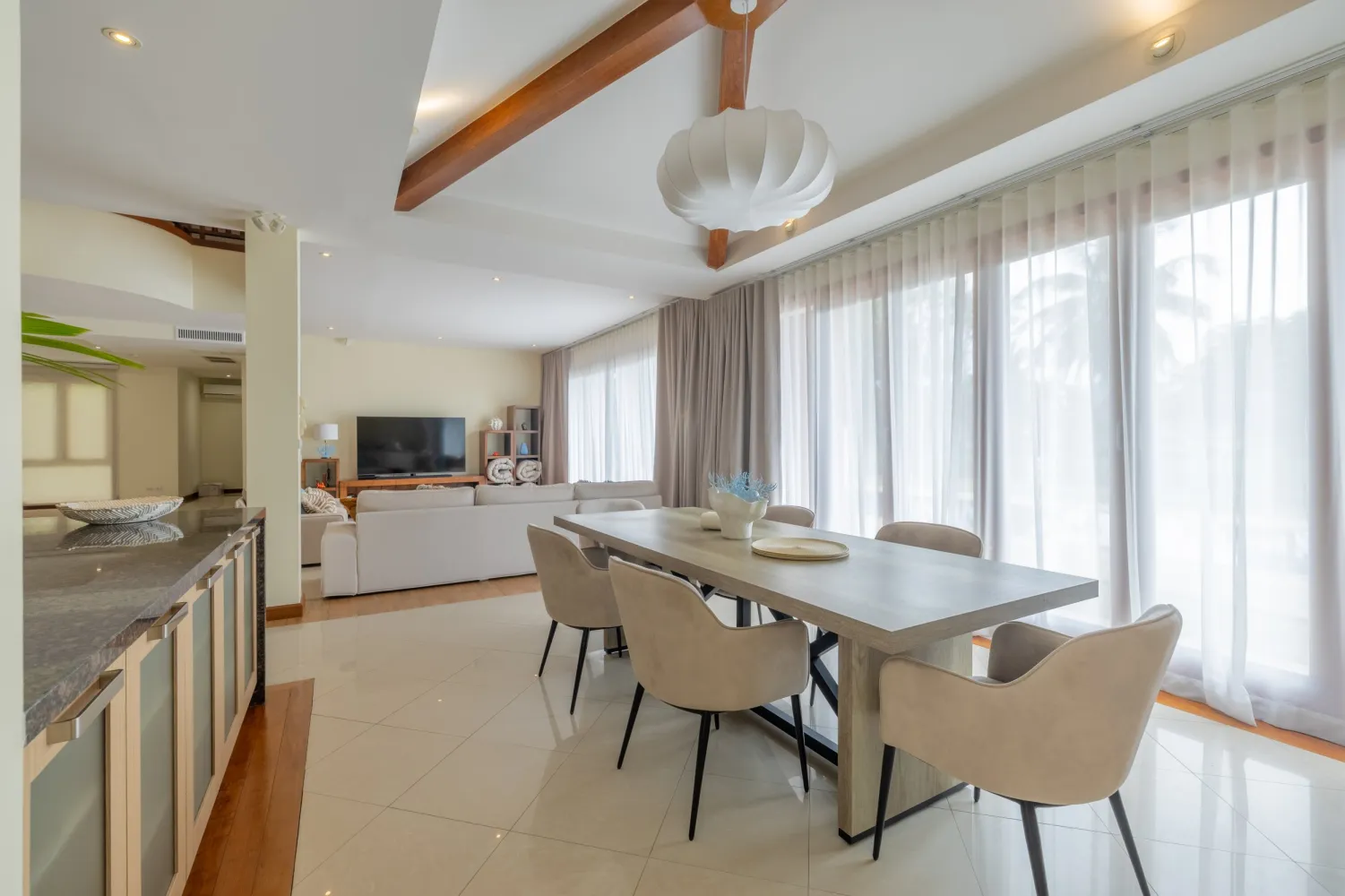 Property image - full photo 3