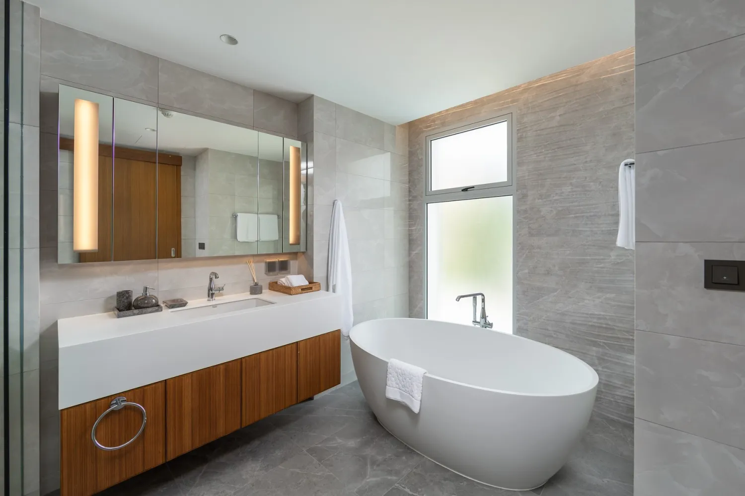 Property image - full photo 32