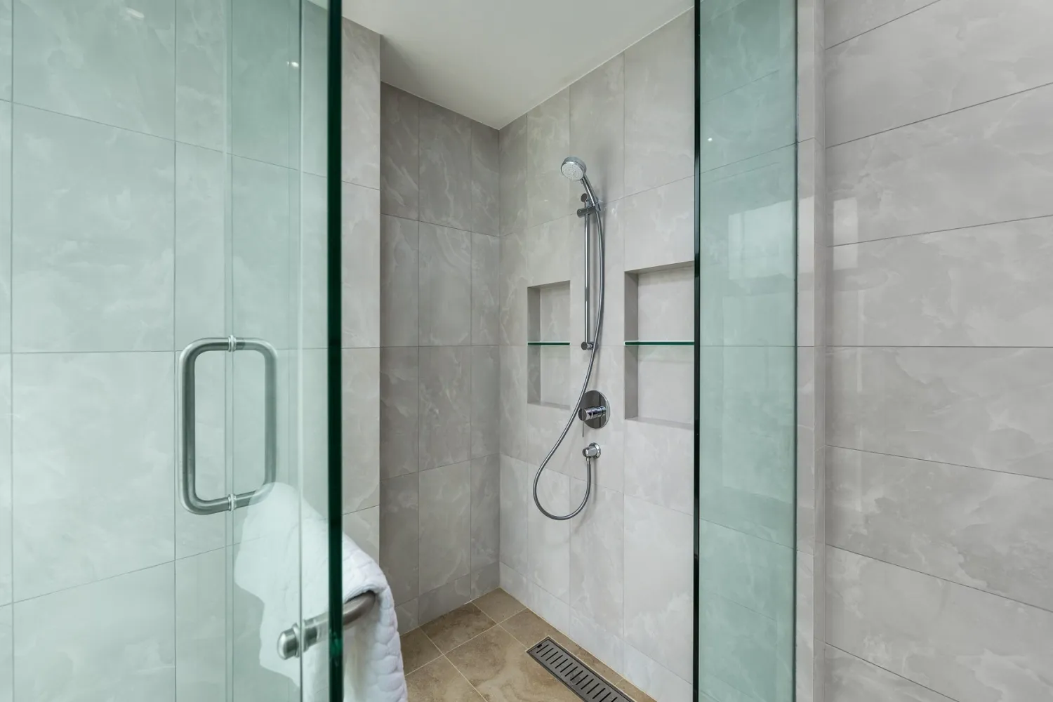 Property image - full photo 18