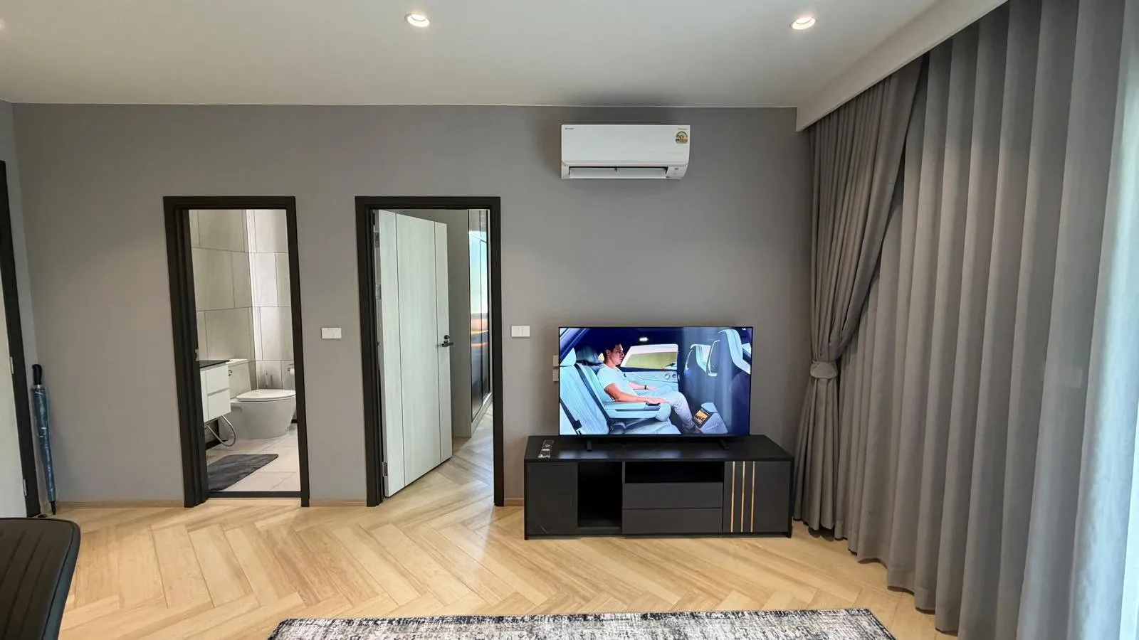 Property image - full photo 10