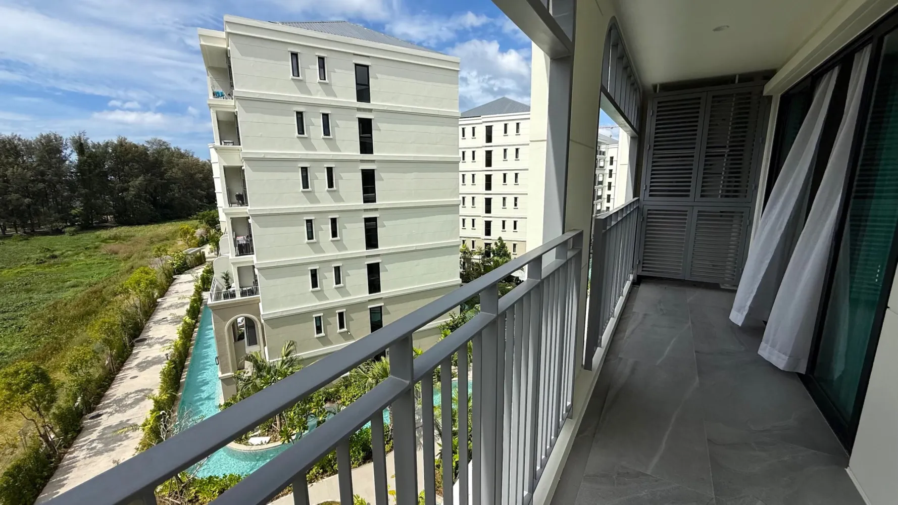 Property image - full photo 28