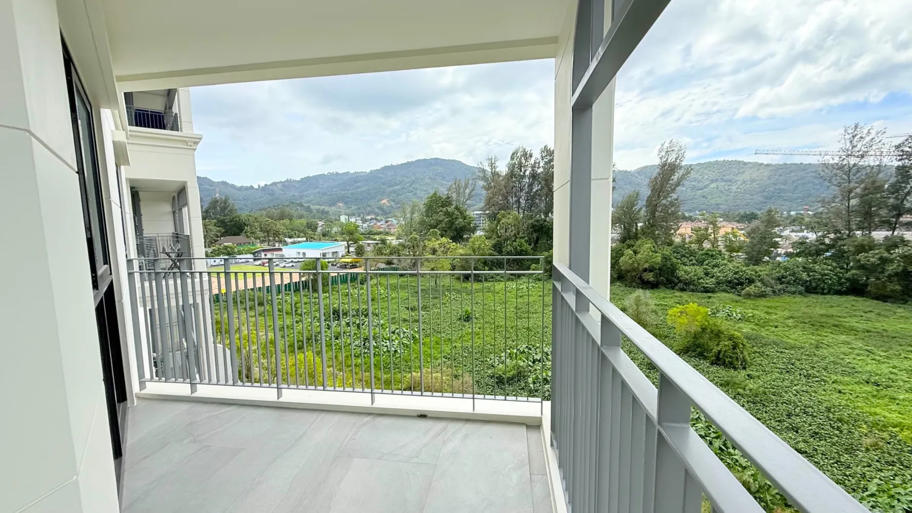 Property image - full photo 2