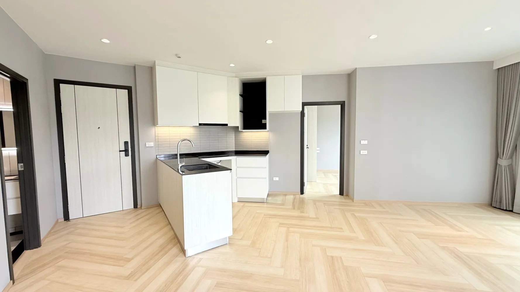 Property image - full photo 6