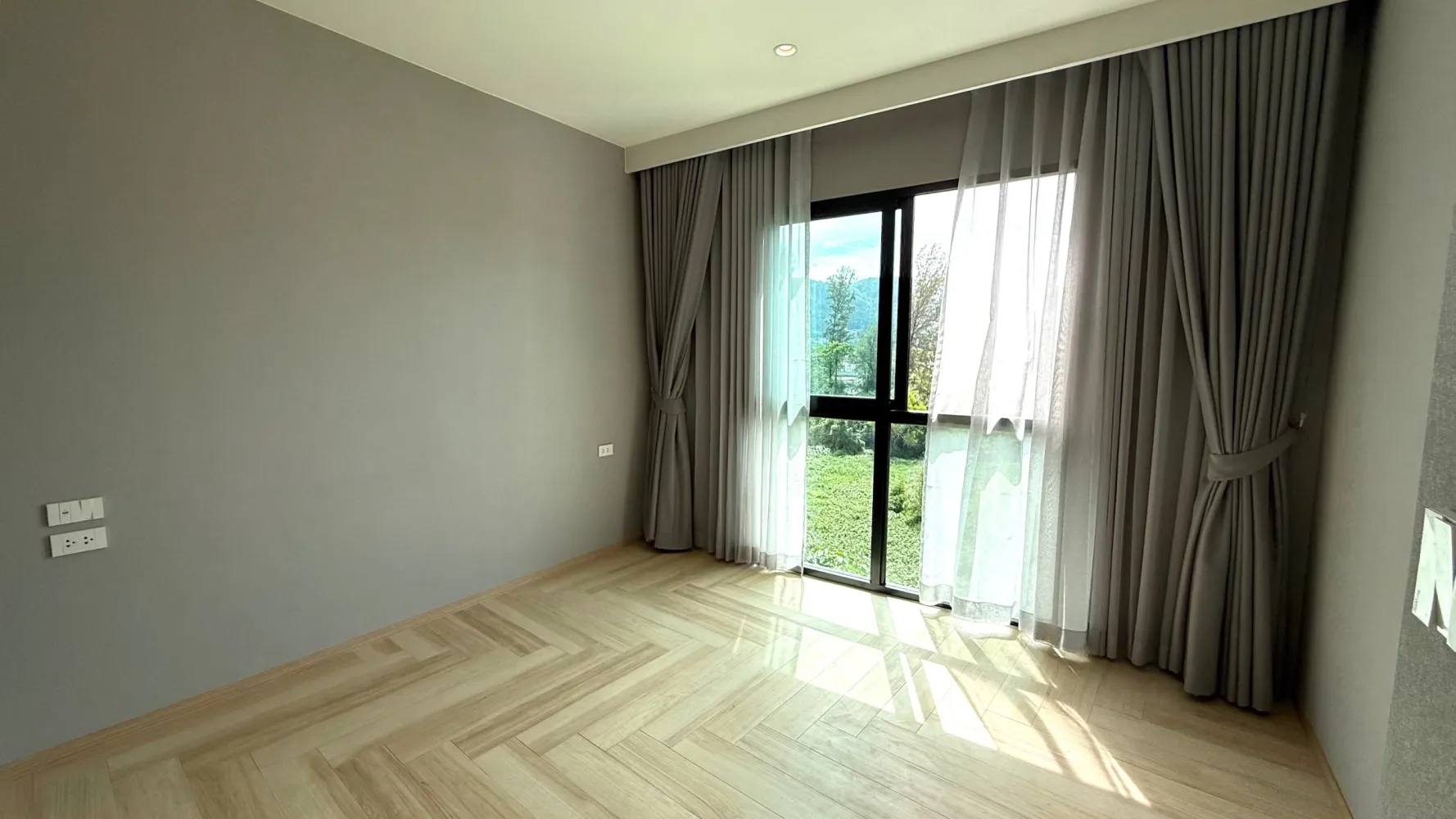 Property image - full photo 11