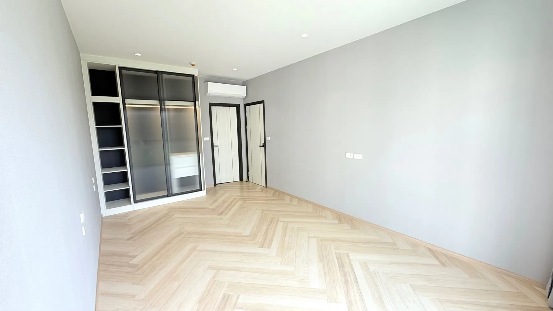 Property image - full photo 17