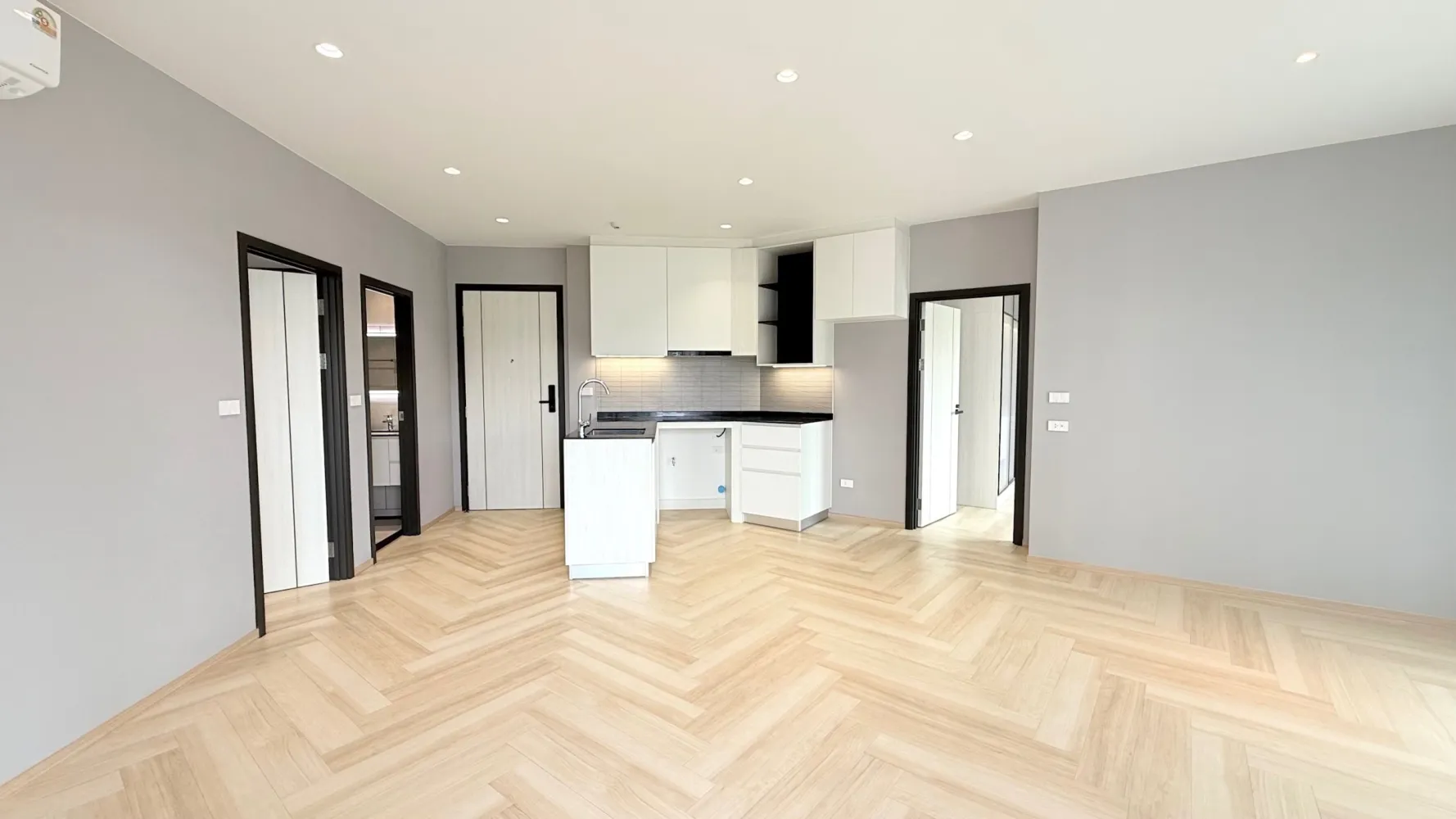 Property image - full photo 3