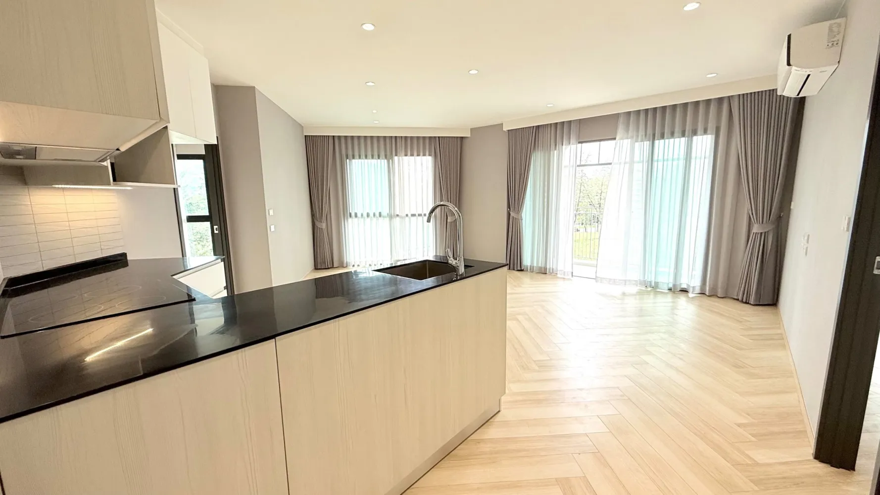 Property image - full photo 18