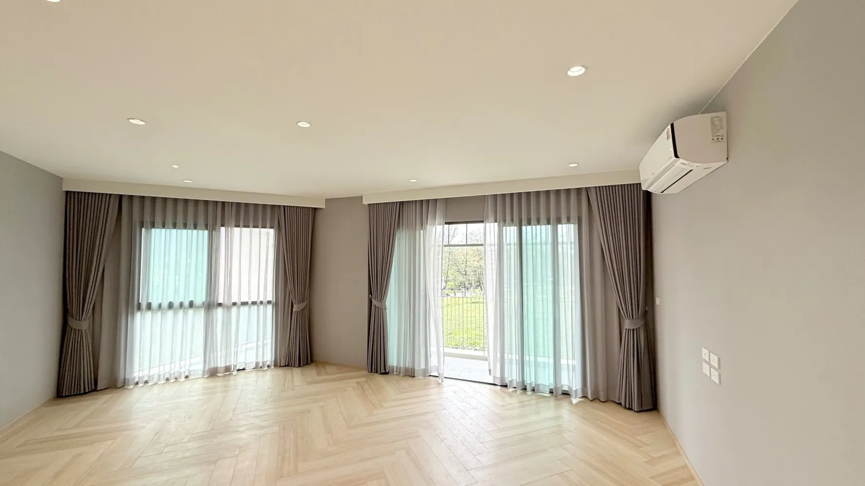 Property image - full photo 15