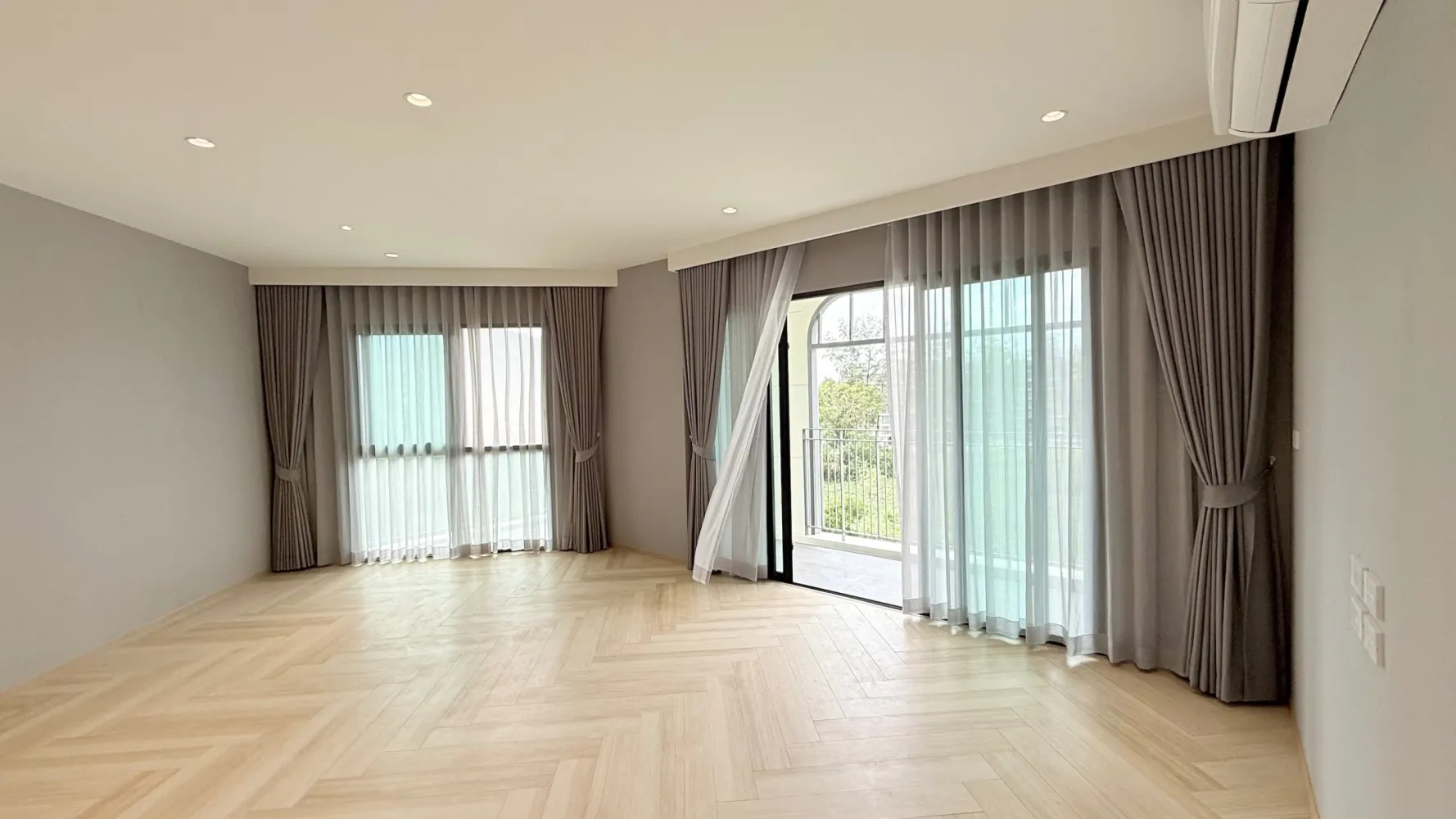Property image - full photo 10