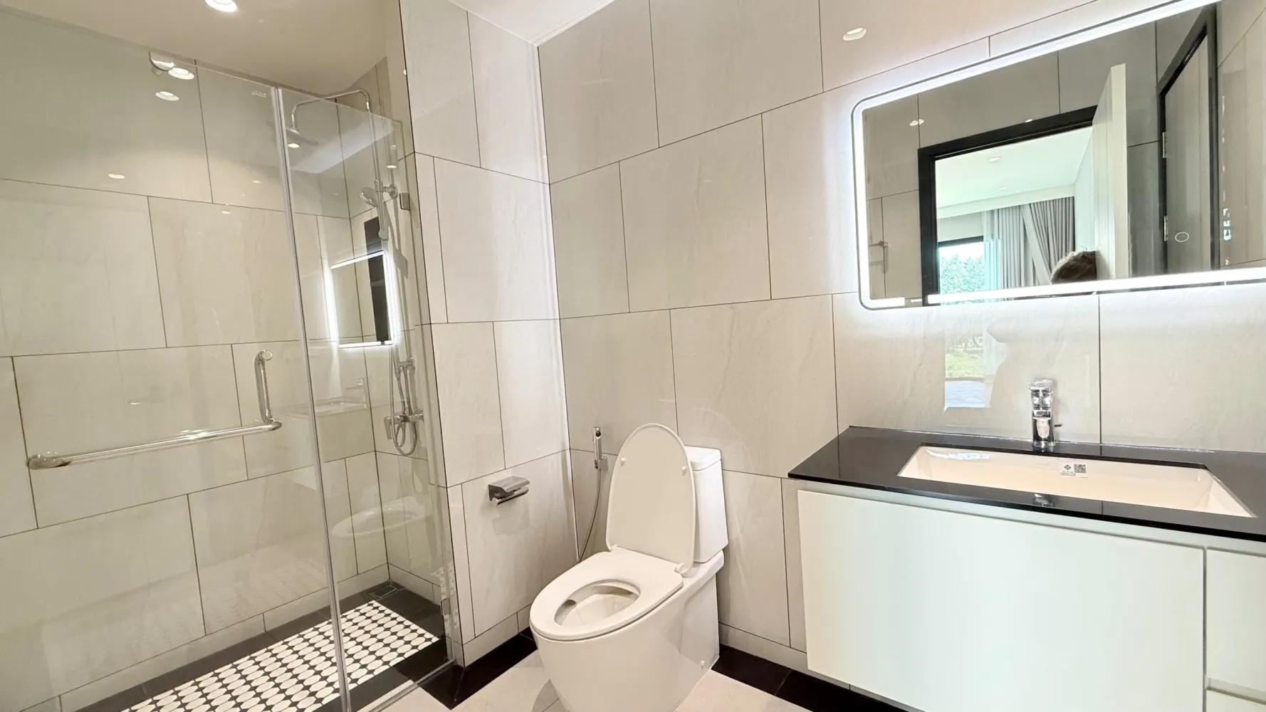 Property image - full photo 14