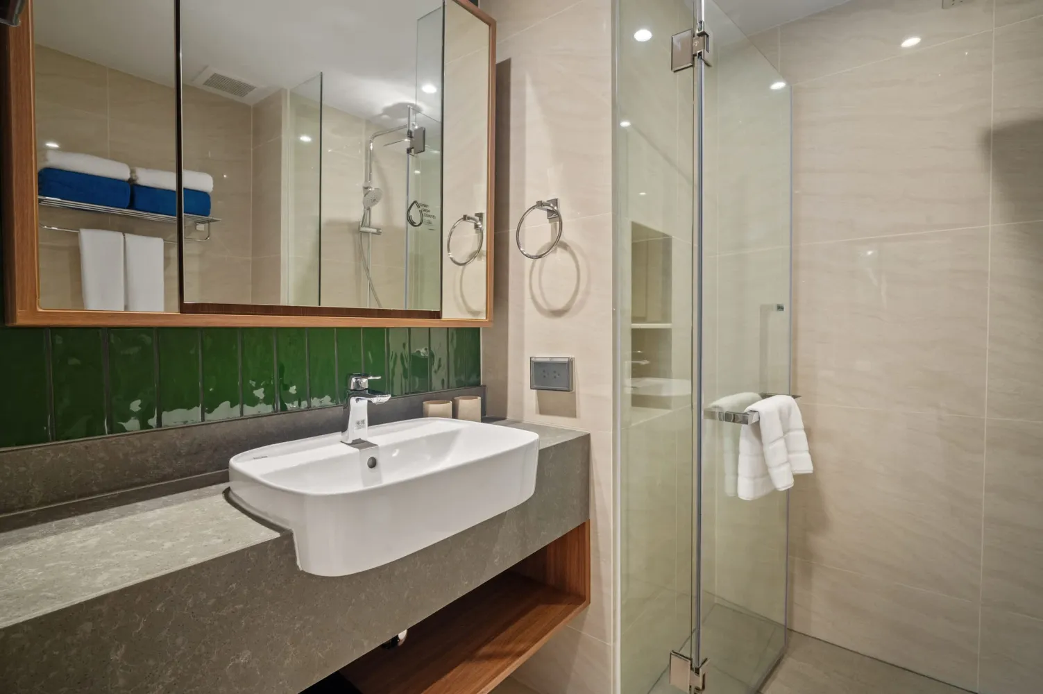 Property image - full photo 19
