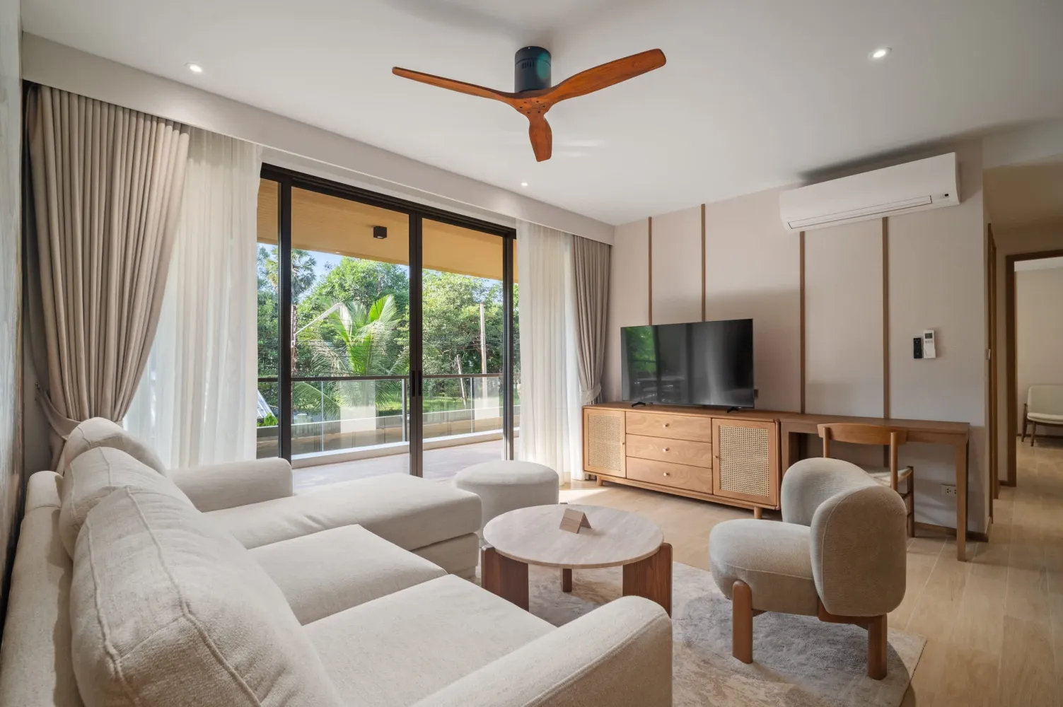 Property image - full photo 4