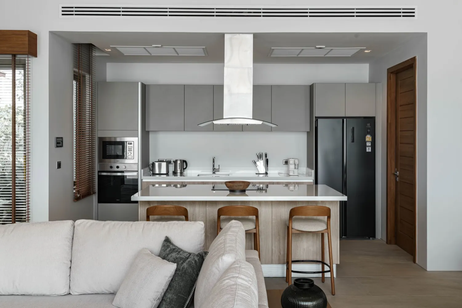 Property image - full photo 4