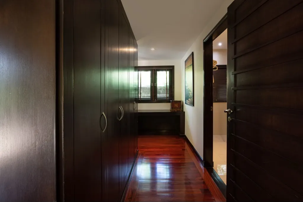Property image - full photo 11