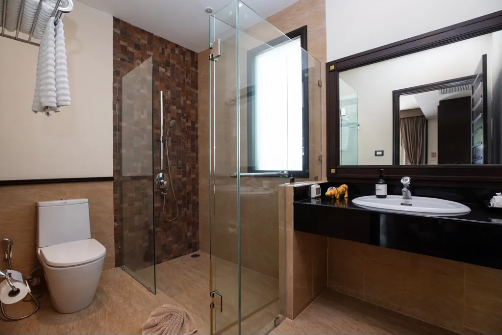 Property image - full photo 12