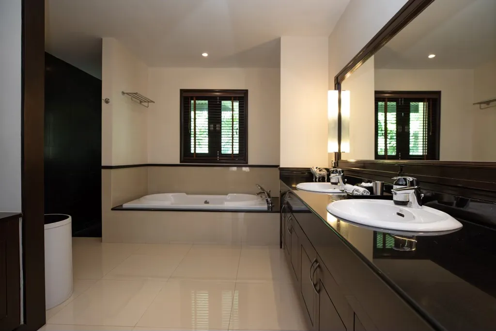 Property image - full photo 13