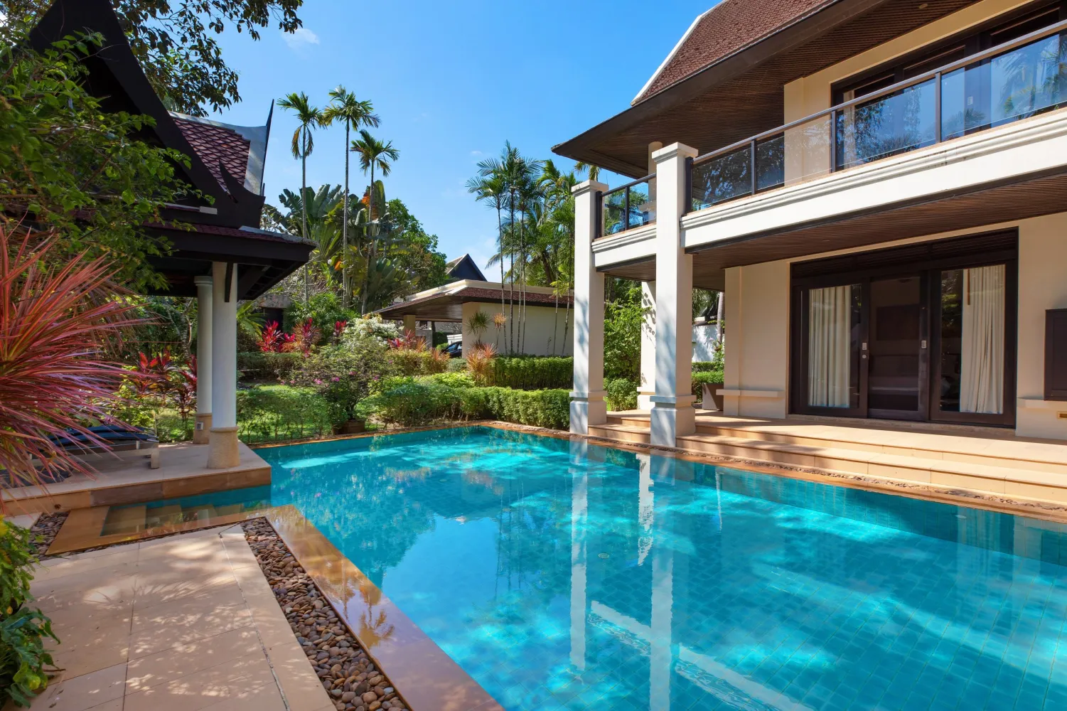 Property image - full photo 2