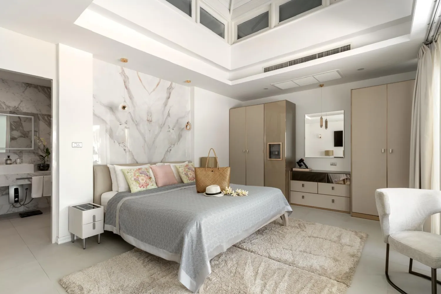Property image - full photo 12