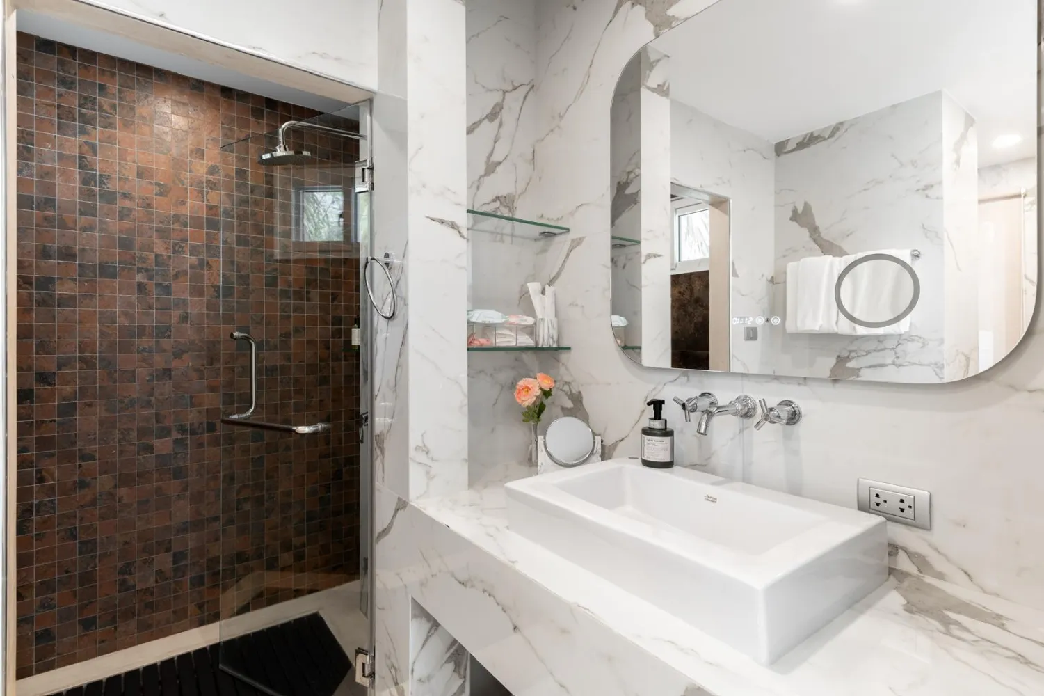 Property image - full photo 25