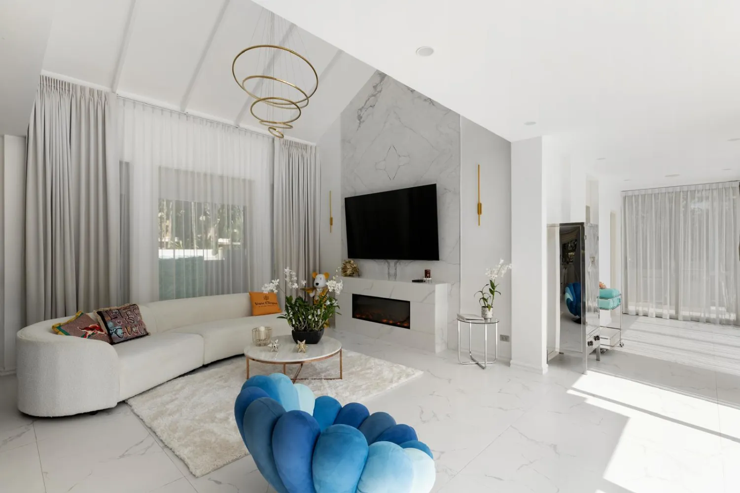 Property image - full photo 10