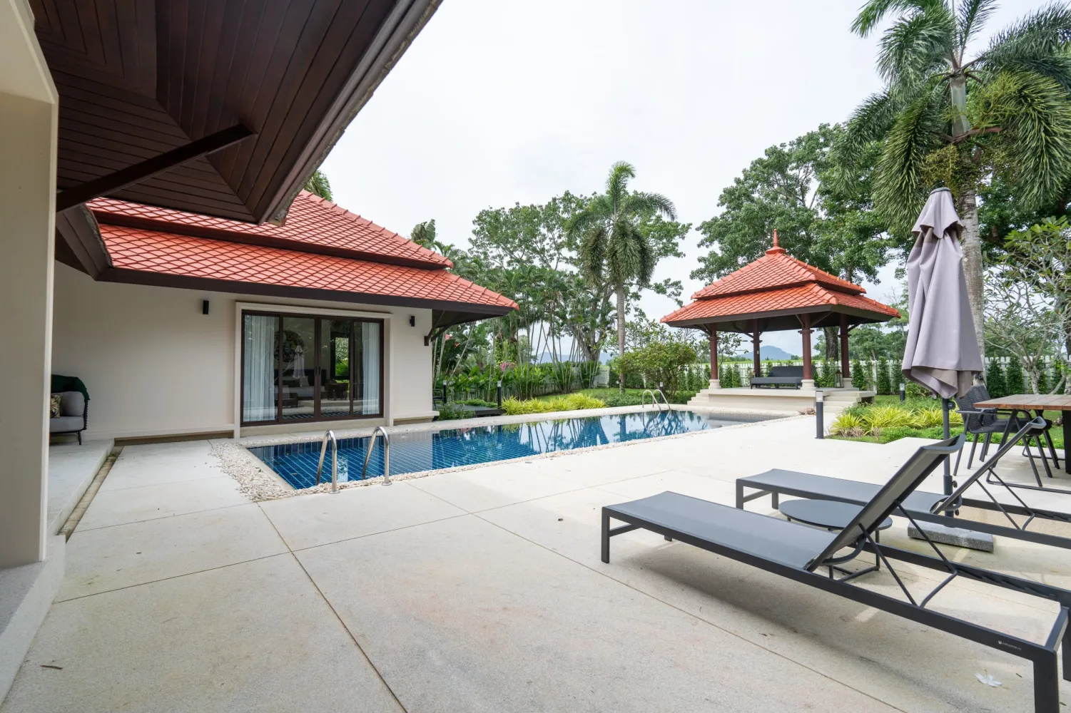 Property image - full photo 11