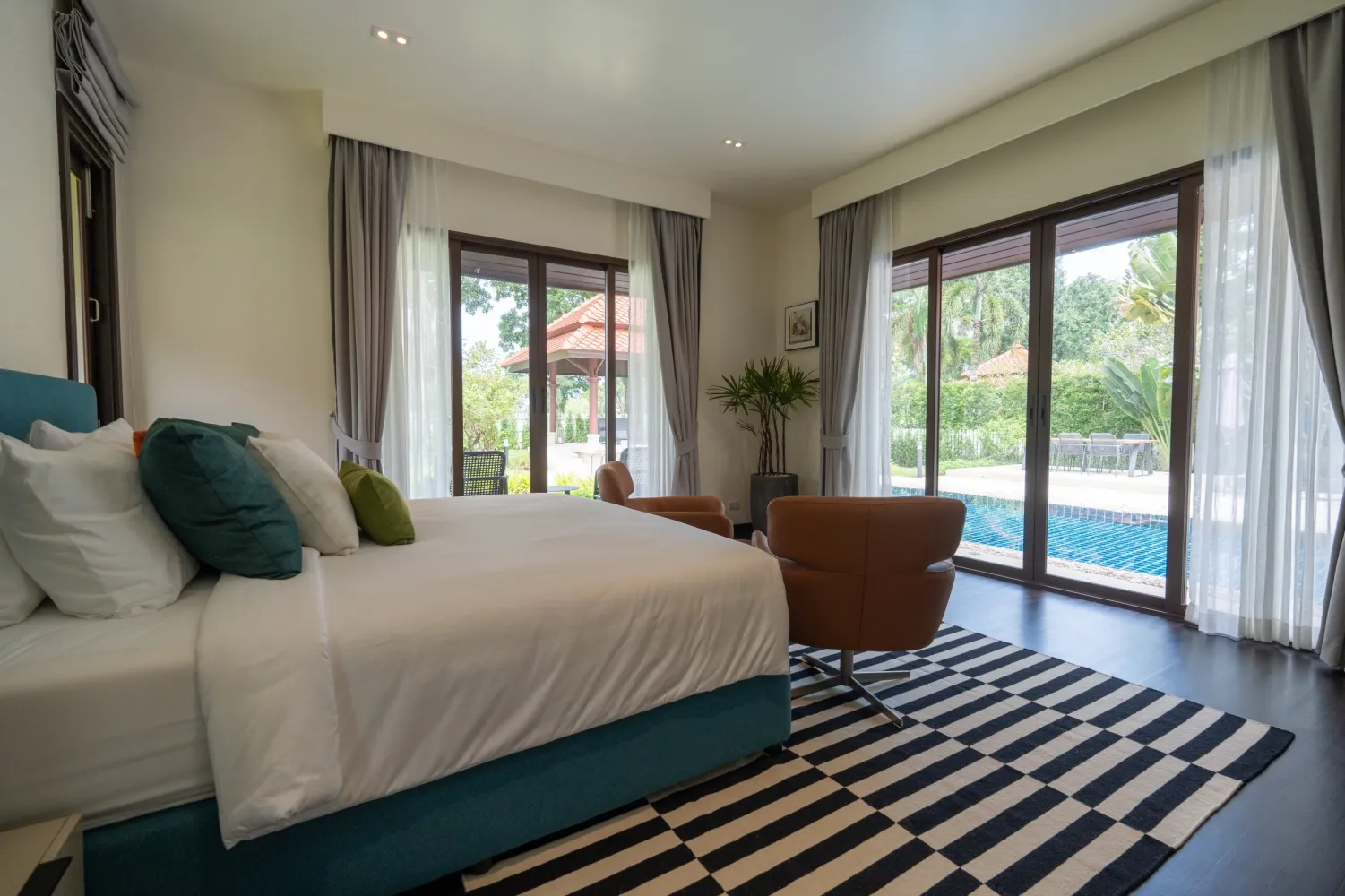 Property image - full photo 23