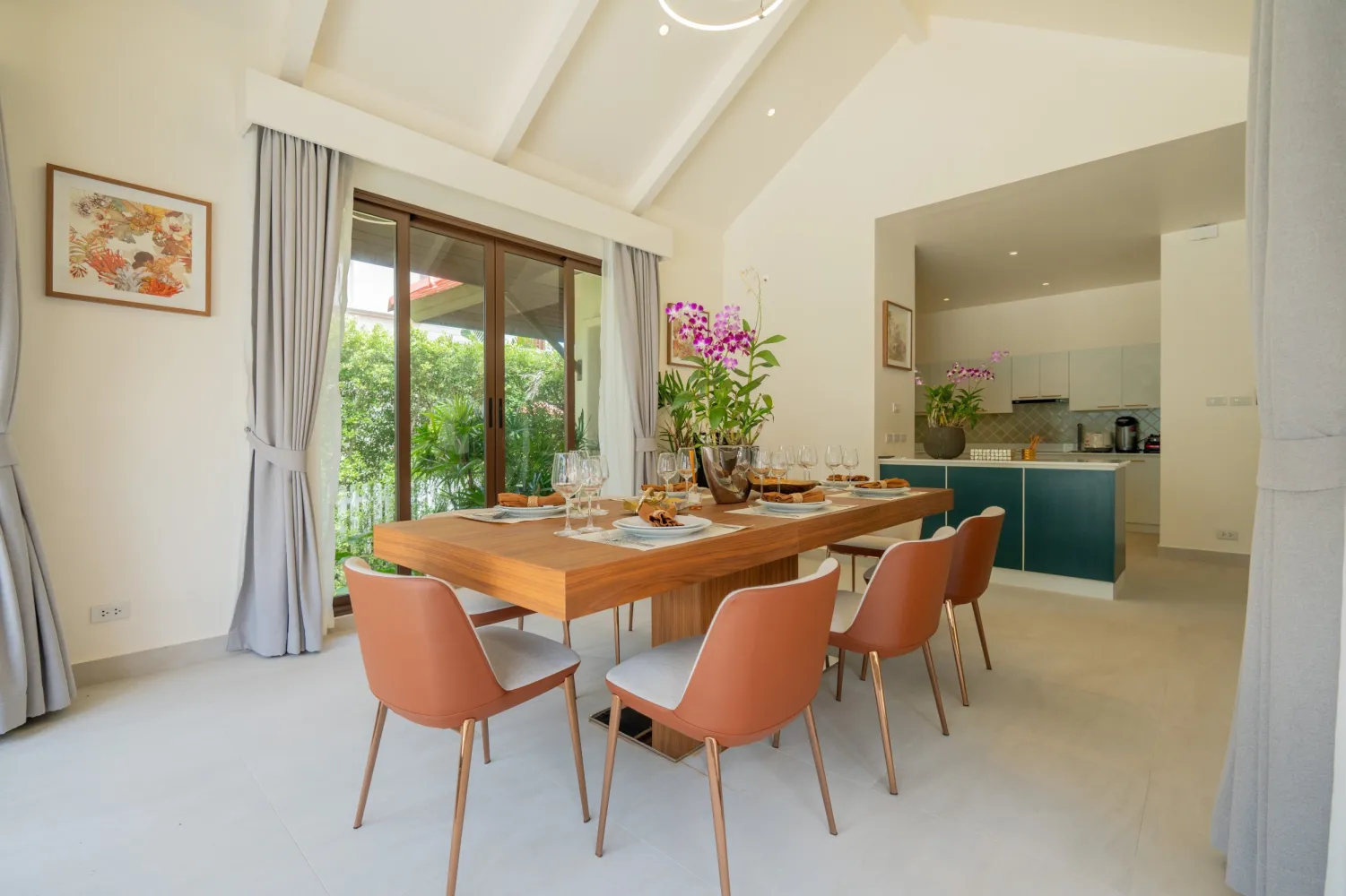 Property image - full photo 2