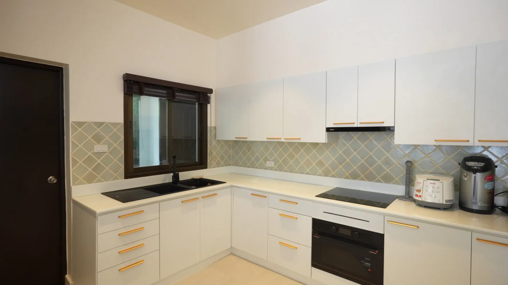 Property image - full photo 6