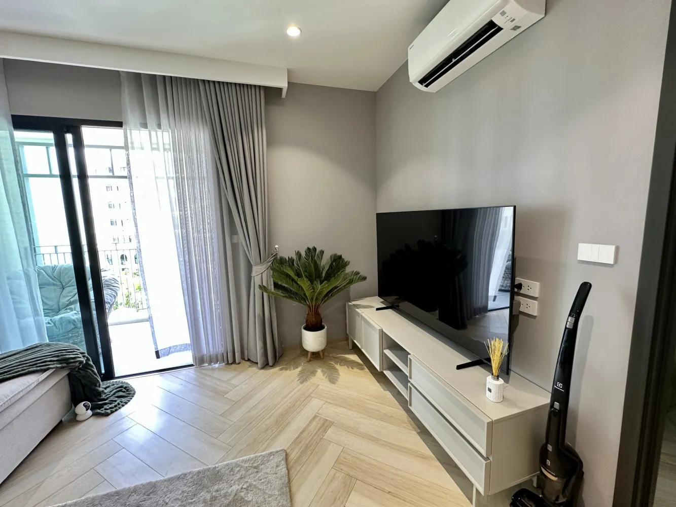 Property image - full photo 34