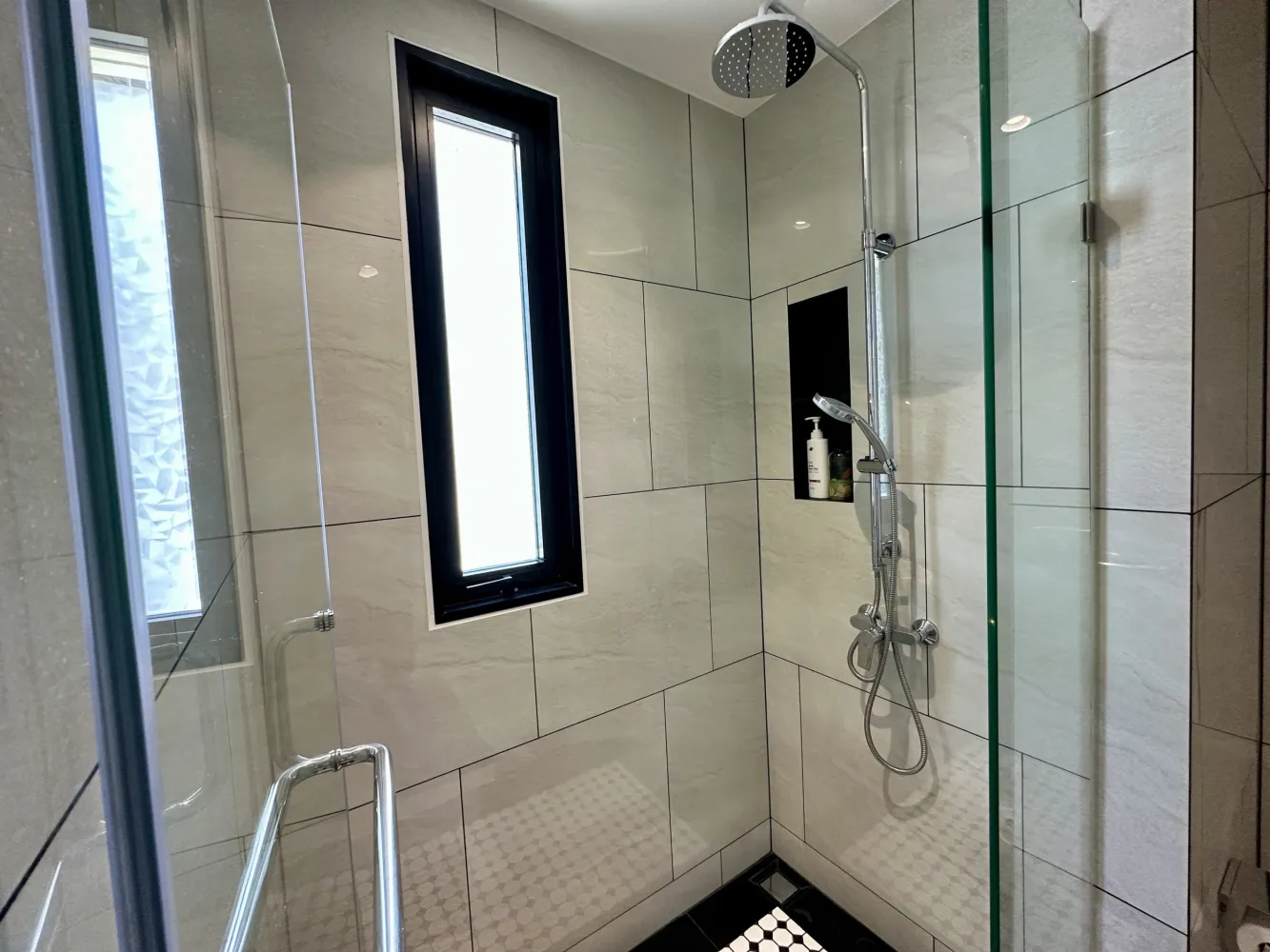Property image - full photo 44