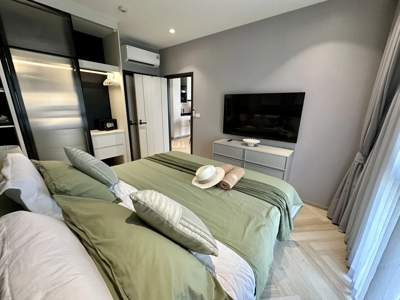 Property image - full photo 16