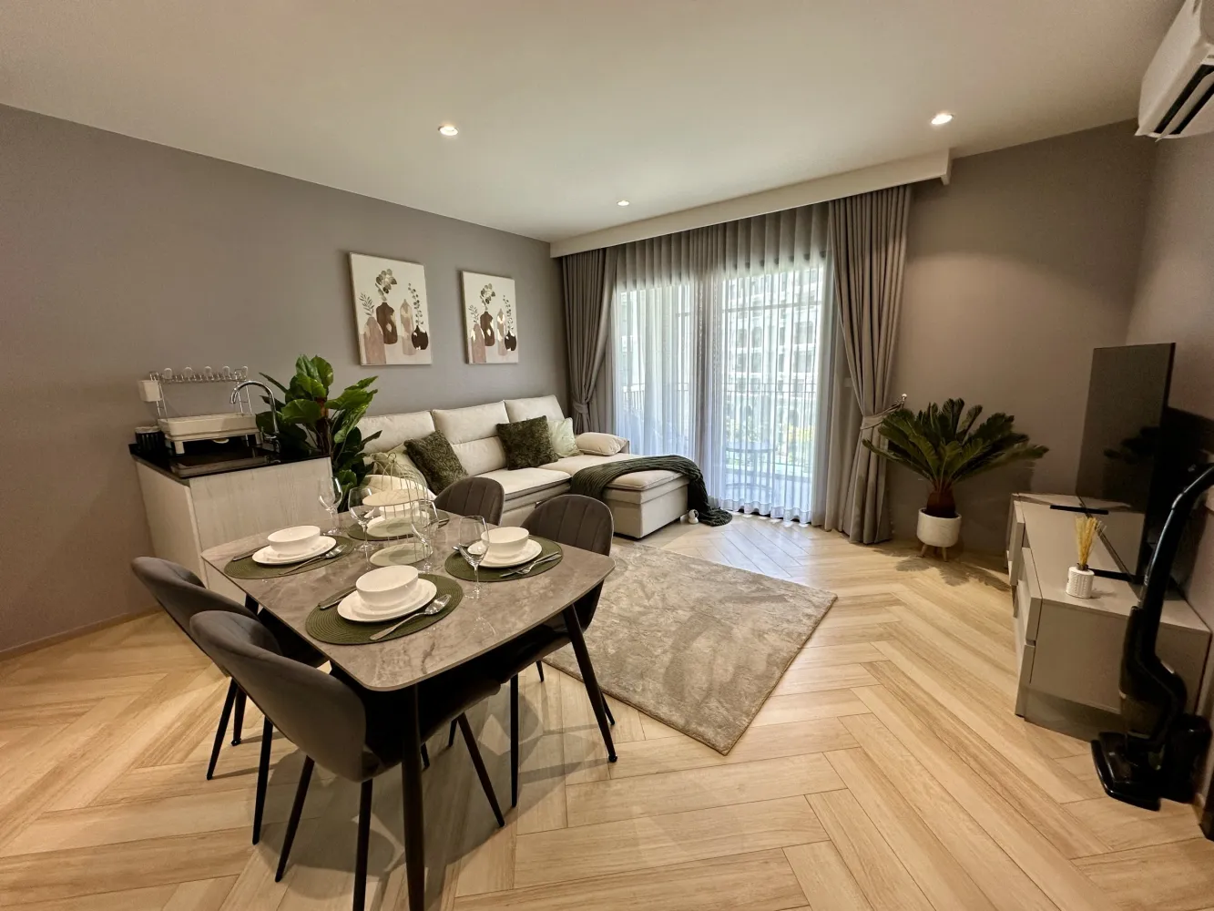 Property image - full photo 28