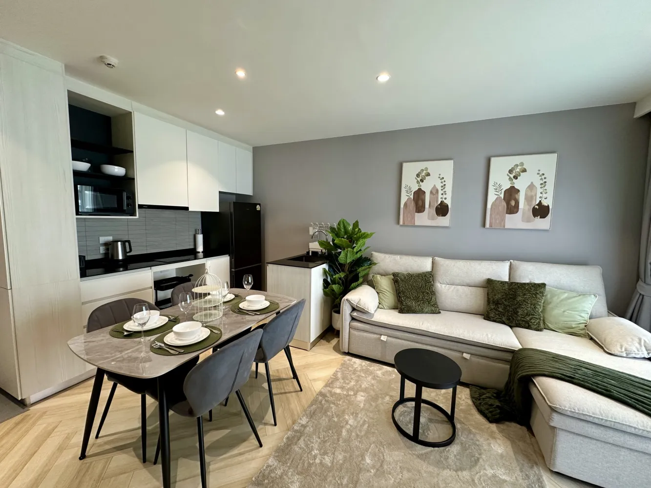 Property image - full photo 1