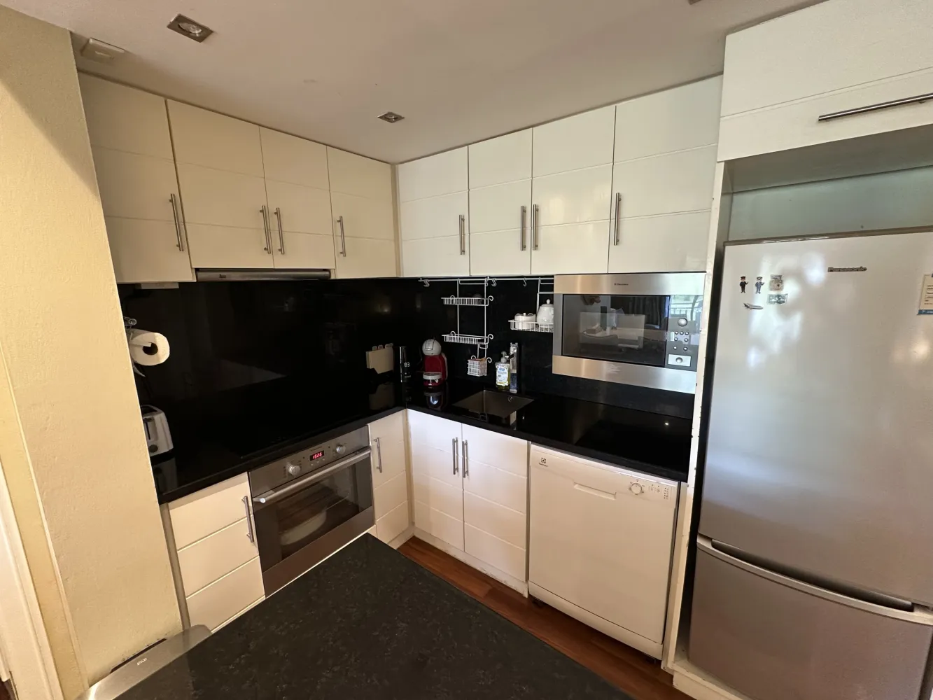 Property image - full photo 4