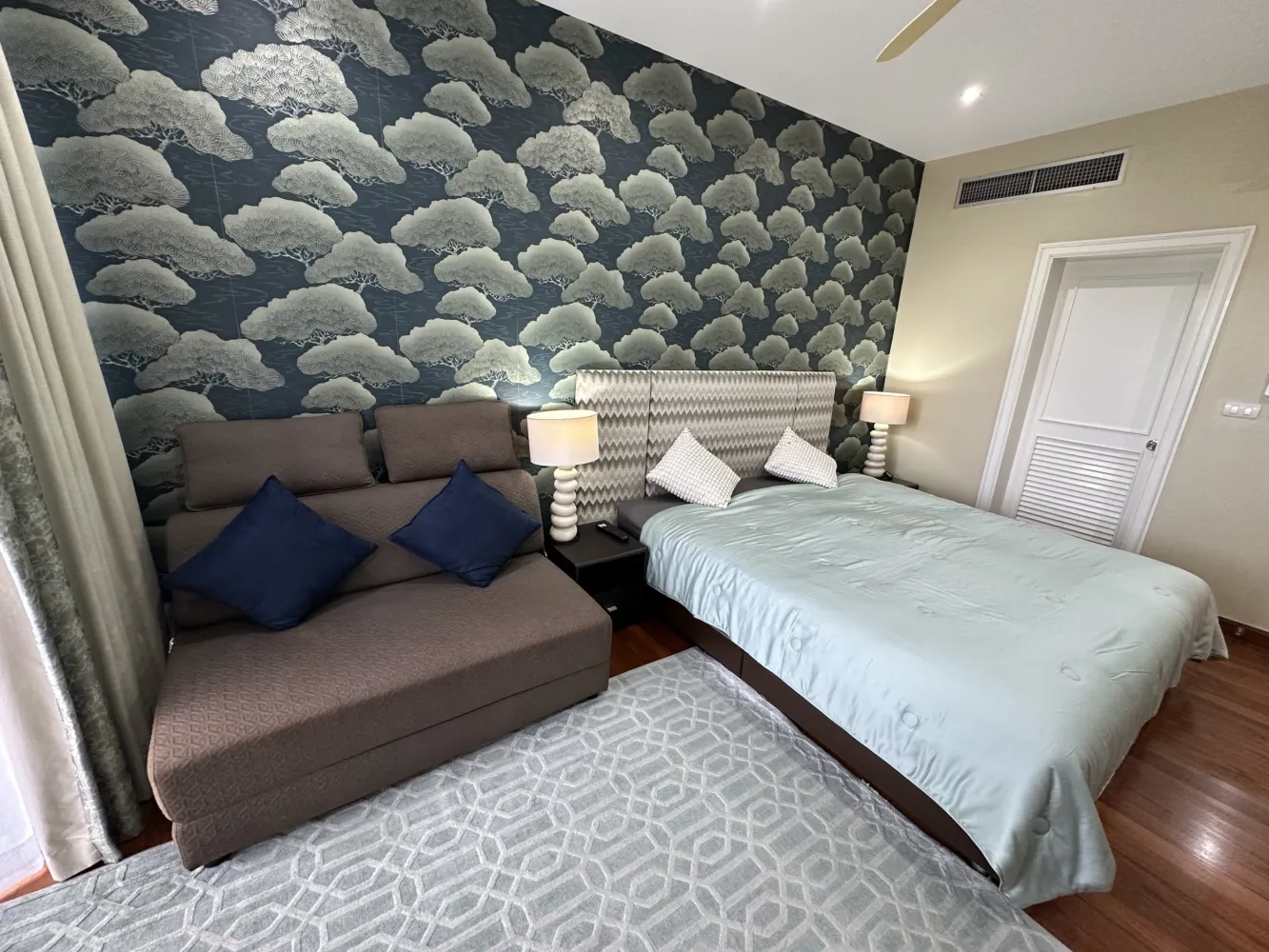 Property image - full photo 32