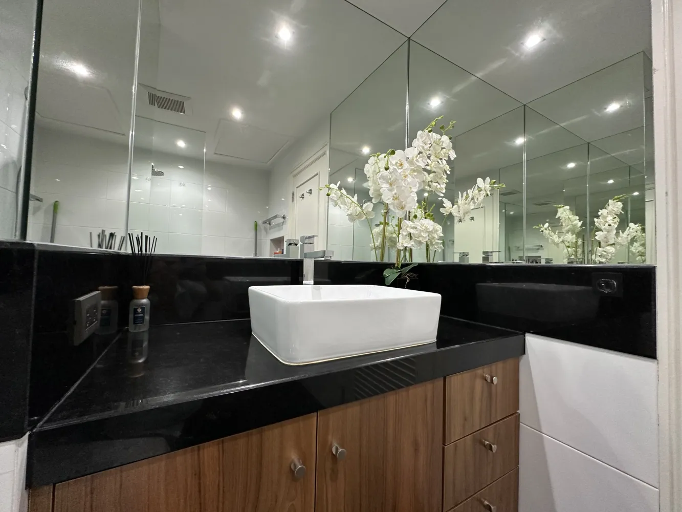 Property image - full photo 38