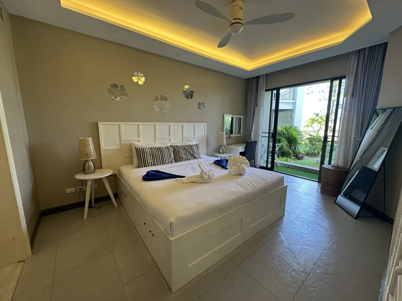 Property image - full photo 3