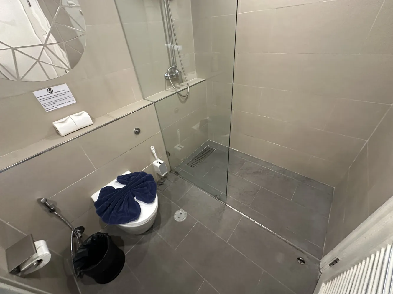 Property image - full photo 33