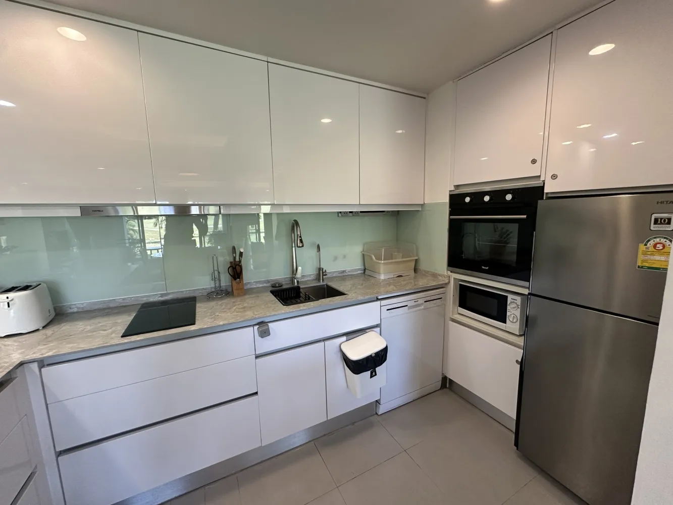 Property image - full photo 2