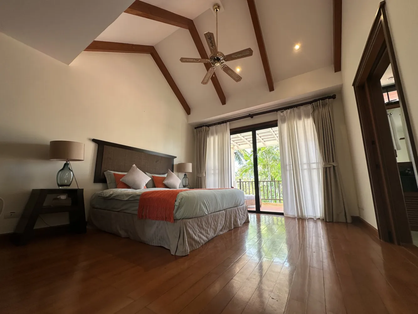 Property image - full photo 16