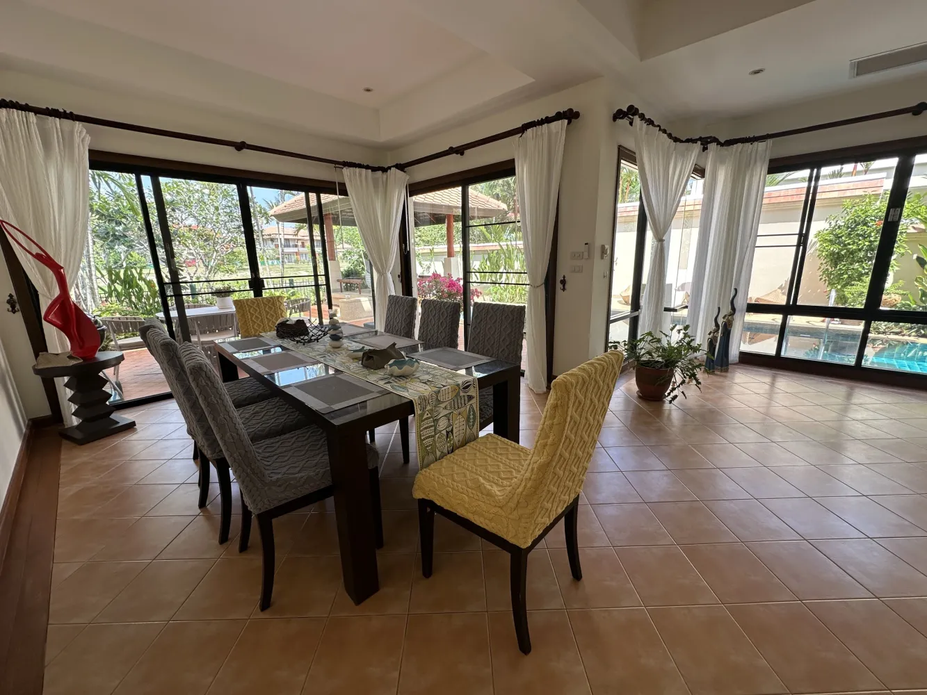 Property image - full photo 2