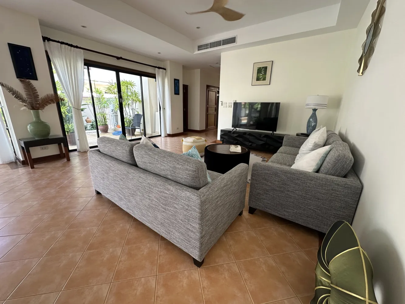 Property image - full photo 10